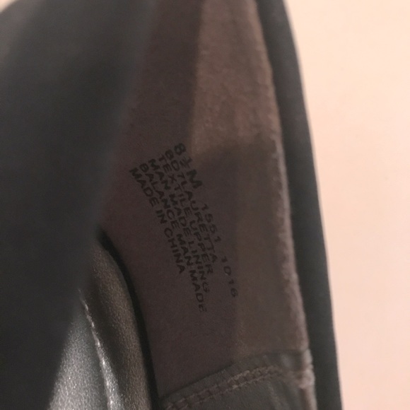 Bandolino black pumps - size 8.5 M - Picture 3 of 4